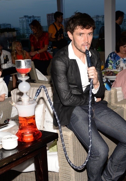 Жирков  с детьми курит кальян!