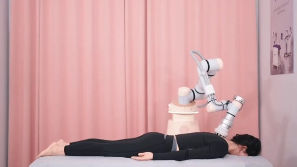 В Китае представили первого терапевтического робота-массажиста с ИИ