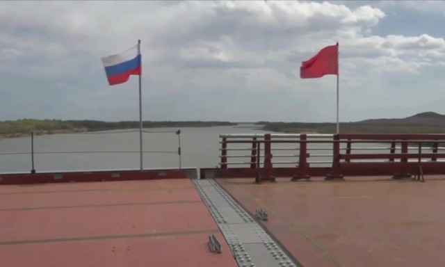 Россия и Северная Корея соединились мостом