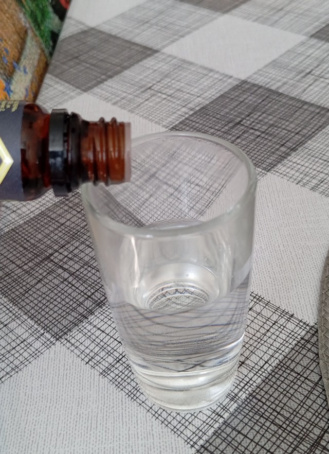 Ни хвоста ни чешуи.