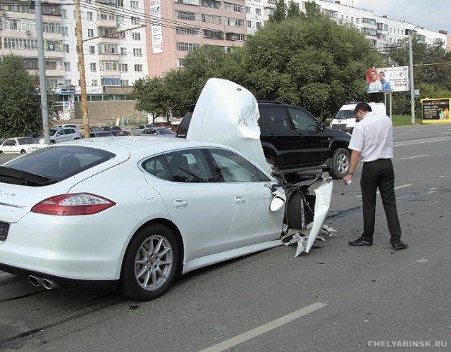 В ДТП с участием Porsche Panamera и маршрутки ...