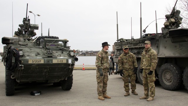 Колонна военной техники США пересекла границу Молдовы