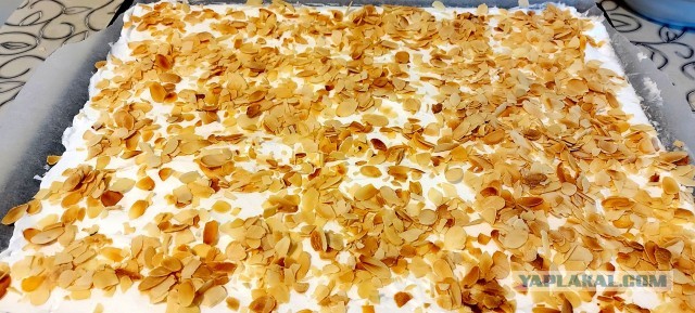 Рулет меренговый