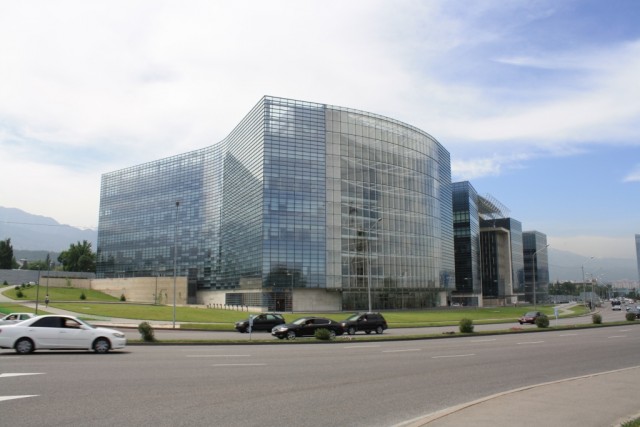 Алматы 2011: город контрастов