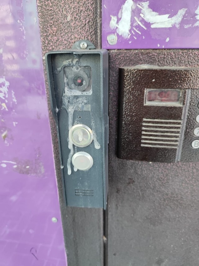 Оно же дитячко играется