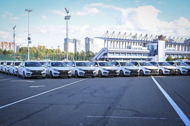 АвтоВАЗ поставил 80 бизнес-седанов Lada Aura в Татарстан