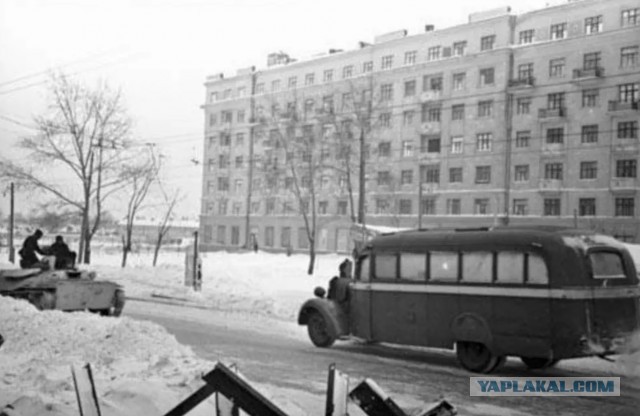 Немецкие мотоциклисты на станции метро «Сокол»: куда добрались немцы в 1941 году