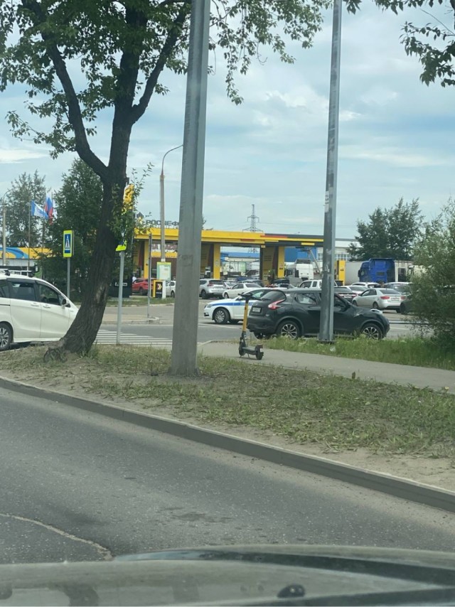 Обьясните мне, не дайте умереть дураком... почему нельзя в канистры?