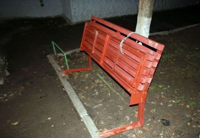 "Стоячие" скамейки