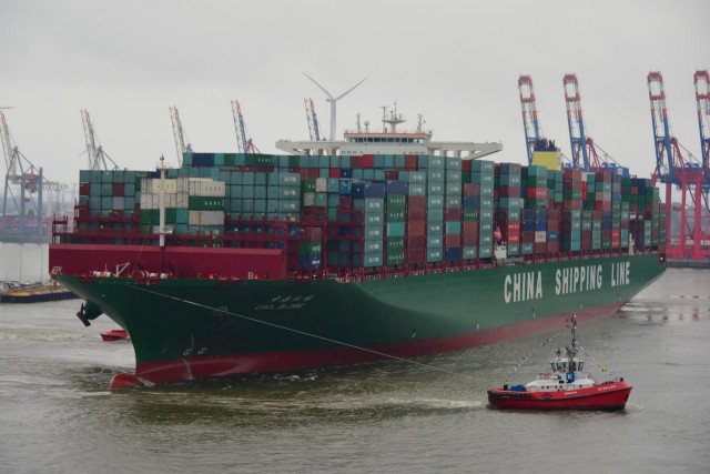 Самый длинный в мире контейнеровоз