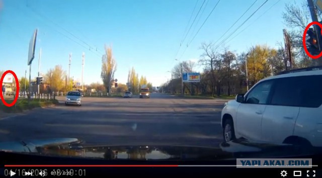 Бетономешалка против Toyota Land Cruiser