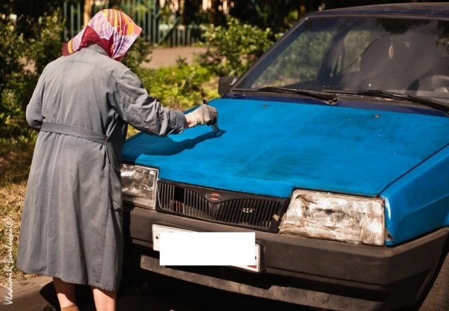Серая и чёрная краска тоже закончились. АвтоВАЗ начнёт красить Lada Granta исключительно в белый