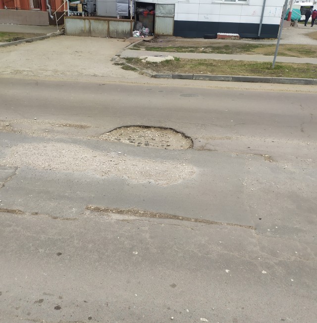 Тайна появления ям на российских дорогах стала немного понятнее...