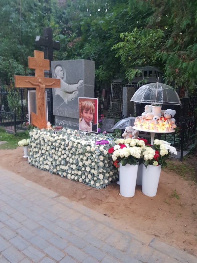В Москве дорого не только жить, но и умирать