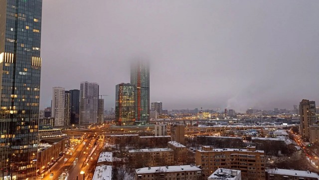 Шляюсь по Москве (городские джунгли, плоские дома и машинки)