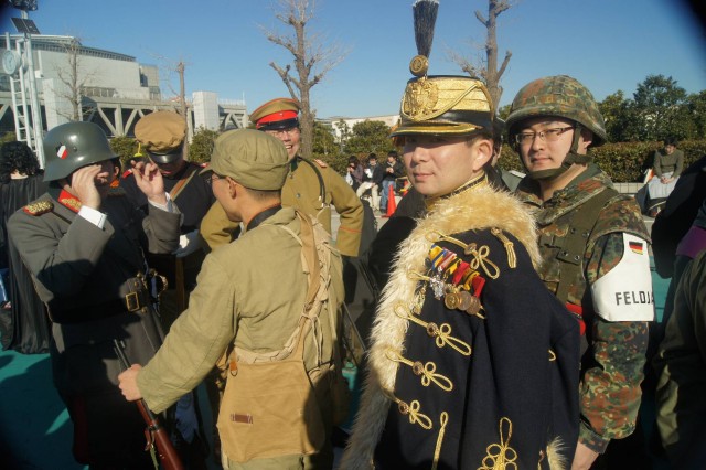 Фото с Comiket 81 /人◕ ‿‿ ◕人\