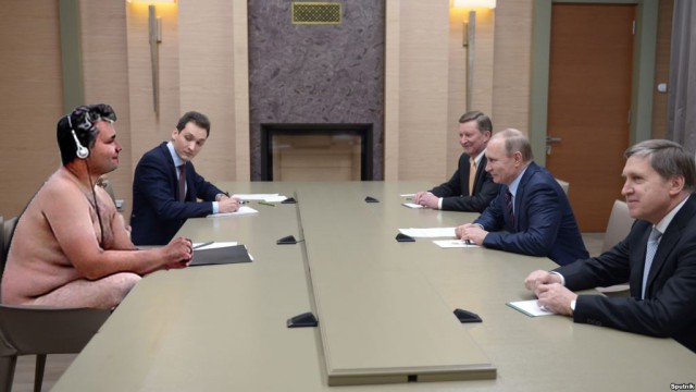 Фотожаба: "Одинокий нудист"