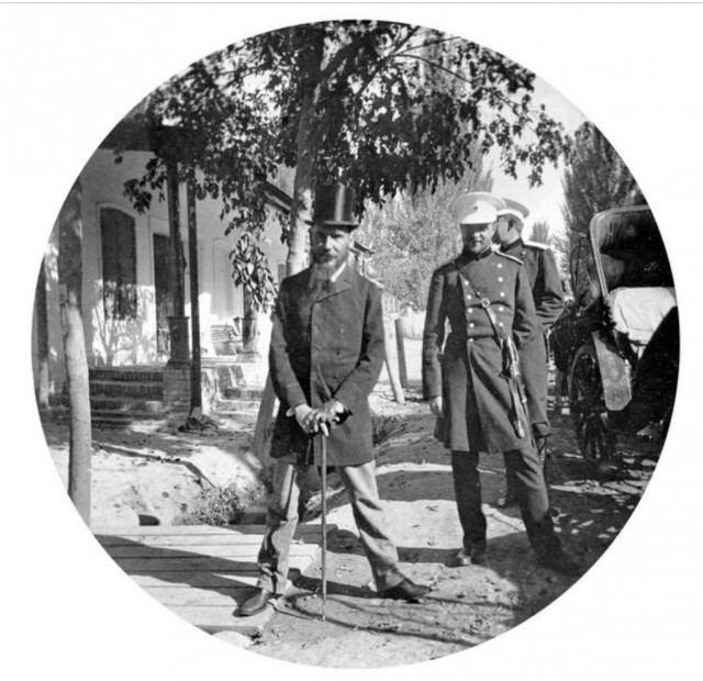 История в фотографиях