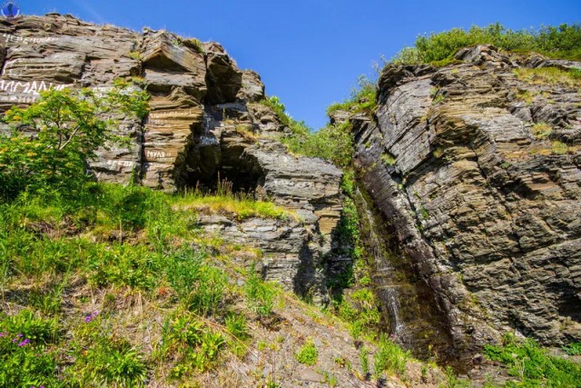 Что скрывает "дыра в горе" у водопада "Матросские слёзы" на острове Кильдин?