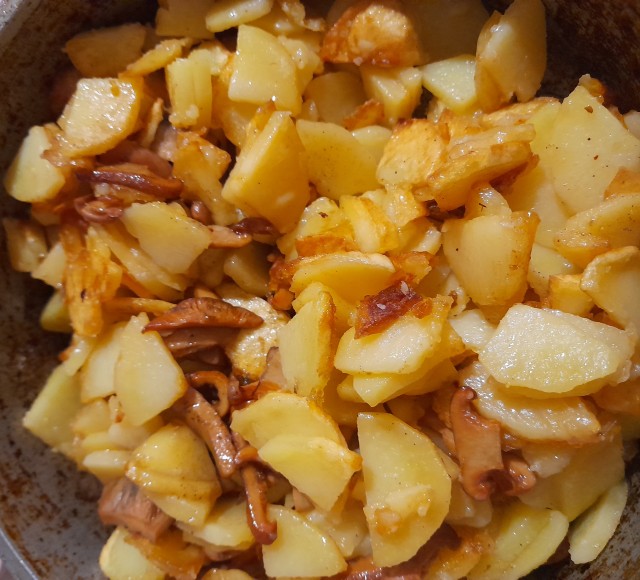 Рыжики с картофаном