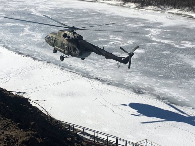 В Павловском районе Воронежской области аварийно приземлился вертолёт Ми-8