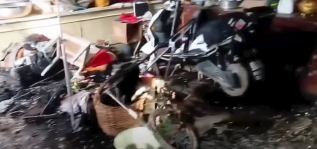 Двенадцатилетний мальчик четыре раза возвращался в горящий дом, чтобы спасти своего отца и бабушку
