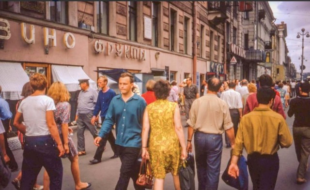 Дата в истории - "Сайгон" и "Спокойной Ночи, Малыши"