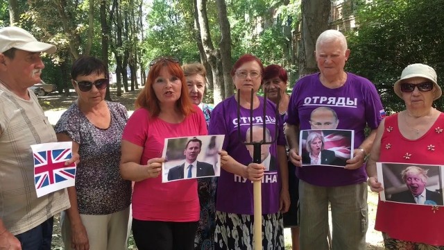 Бабульки из «Отрядов Путина» хоронят старый мировой порядок