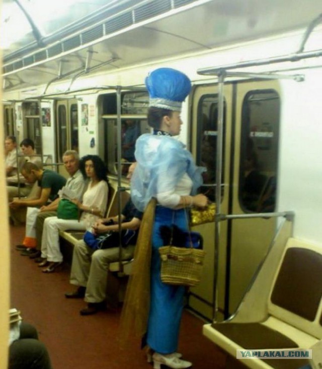 Модные персонажи на улицах Токио