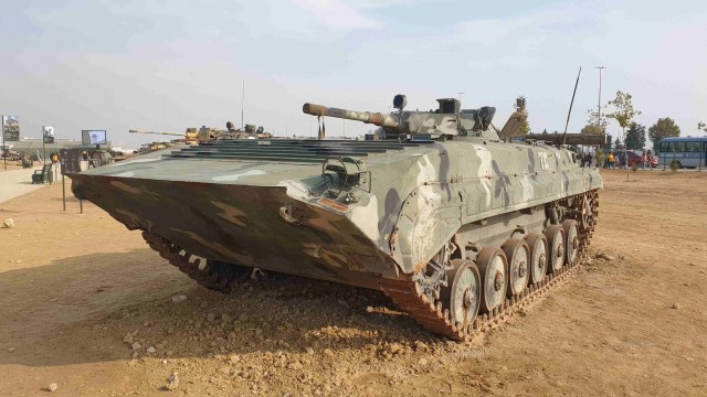 Выставка трофейной военной техники в Баку