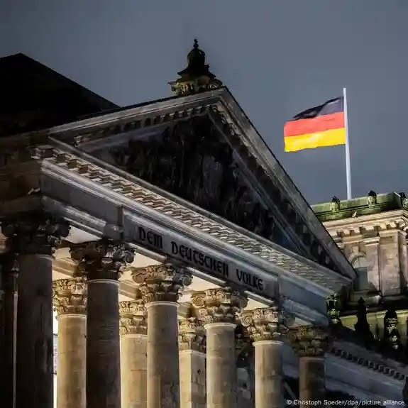 Президент Германии Штайнмайер распустил бундестаг