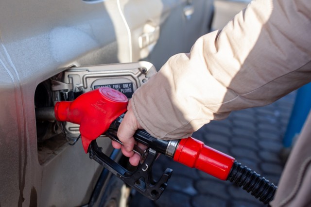 «Известия»: В России усилился топливный кризис – бензина не хватает в 10 регионах страны