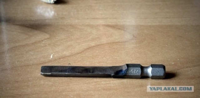 Как вскрыть навесной замок с помощью двух гаечных ключей