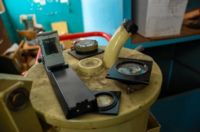 "Это тоже были галоши?" Репортаж с заброшенного завода «Учоптика»