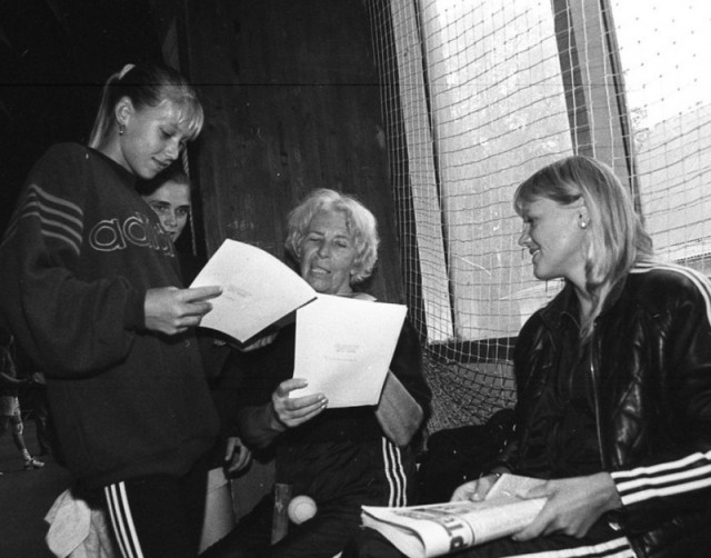 30 редких фотоснимков отечественных знаменитостей, которые отправят вас в 90-е