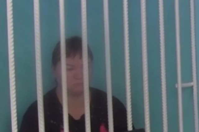 Пьяная многодетная мать ударила 11-летнего сына кочергой и заставила выпить чистящее средство в Красноярском крае