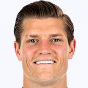 "Я не подпишу такое гейское дерьмо". Форвард «Вольфсбурга» Беренс отказался подписывать футболку с радужными элементами.