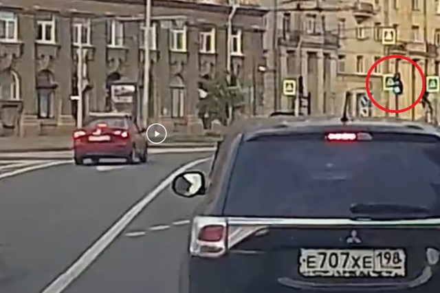 Не зря инспекторы заранее люстру включили