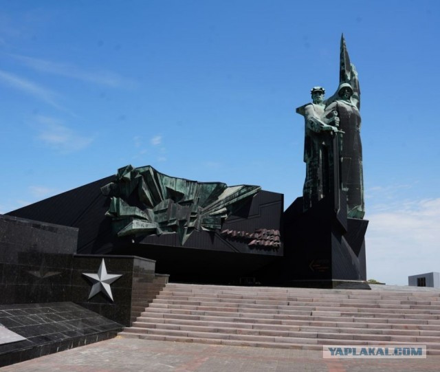 В- воспитание