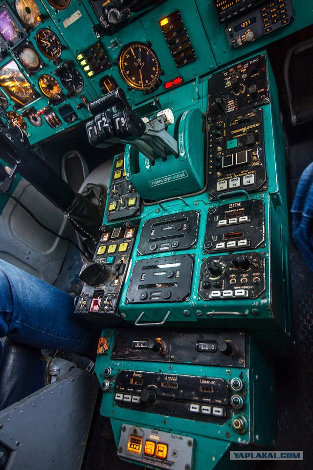 Экскурсия по советским лайнерам Ту-154 и Ил-86