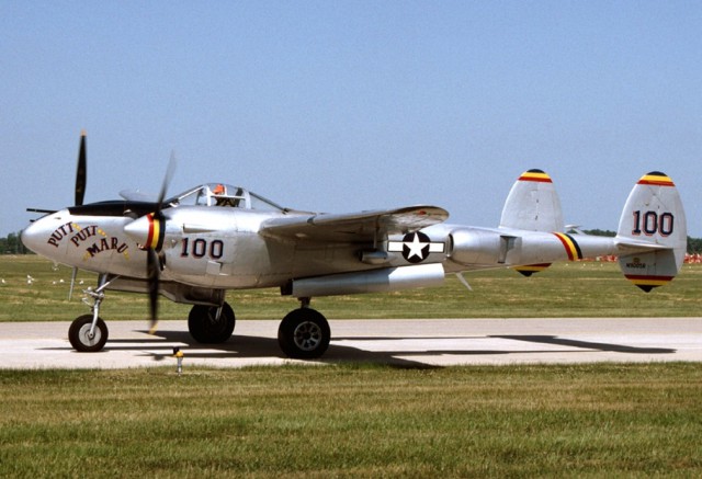Многоцелевой истребитель P-38 «Lightning»
