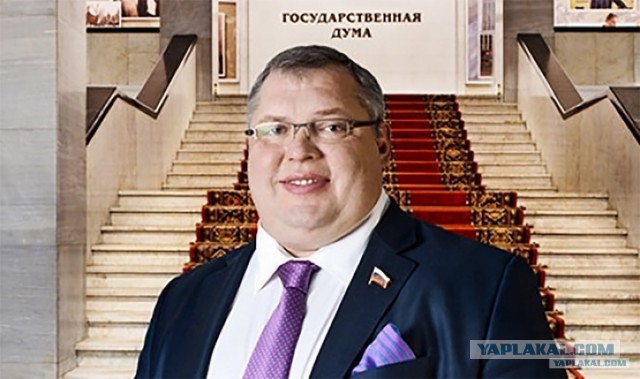 Медведев призвал россиян самостоятельно вытаскивать экономику из кризиса