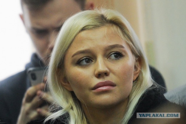 «Что за ад-то такой?»: с женой Кокорина случилась истерика после приговора футболисту