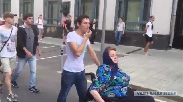 Допустим, эта девушка действительно за справедливость