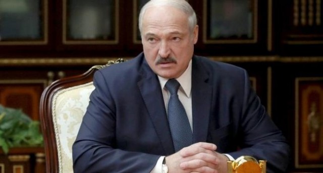 Лукашенко: "Никто в нашей стране от коронавируса не умрёт!"