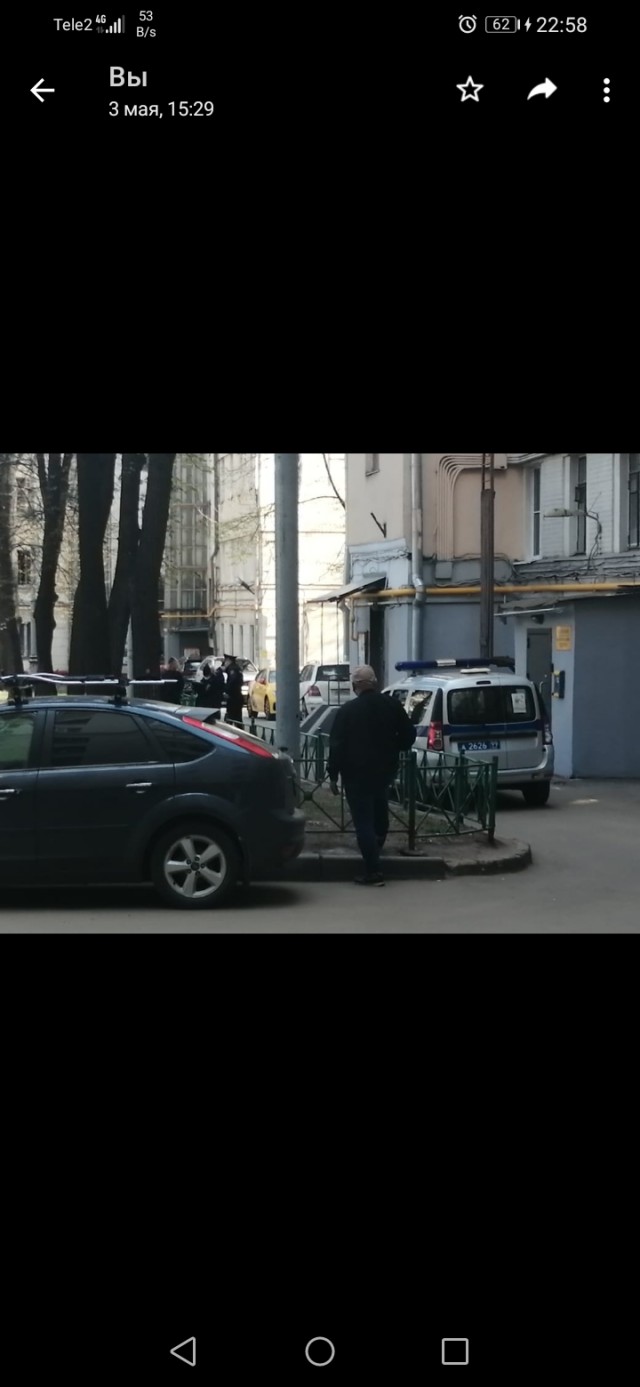 Товарищ с бревном ставит на чёрное. 16+