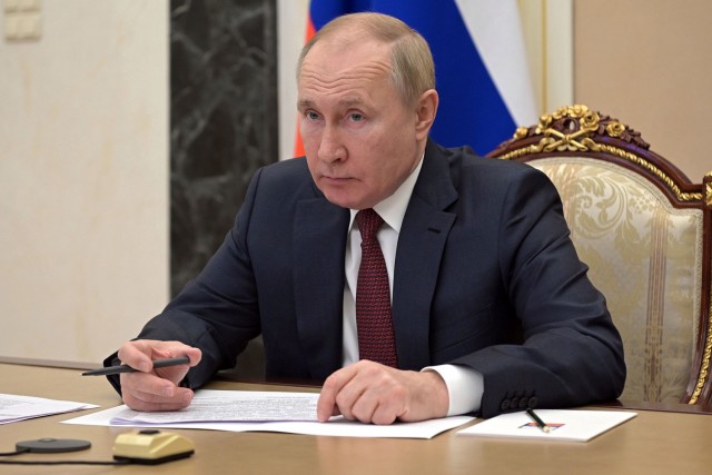 Путин раскритиковал действующую миграционную политику