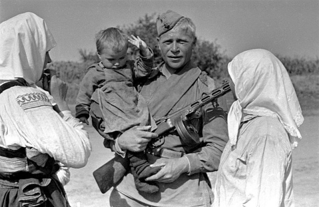 Они сражались за Родину. Фотонаследие Семена Осиповича Фридлянда.