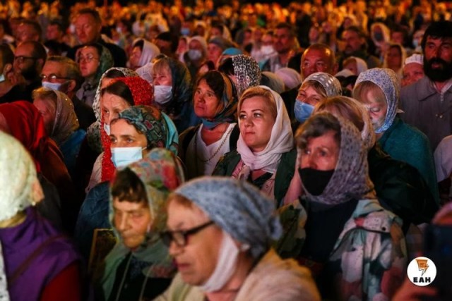 Настоятель храма попросил перенести День города в Екатеринбурге ради тысяч верующих.