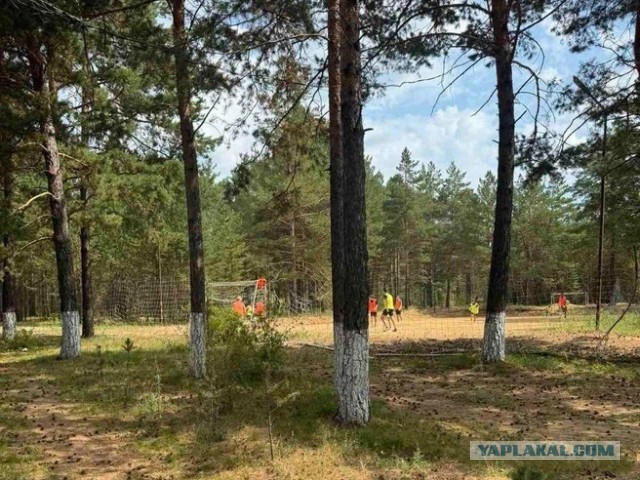 Жительница Забайкалья построила детскую площадку на месте свалки за свои деньги.Теперь власти требуют с неё более 100 тысяч рублей